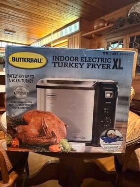 Butterball Indoor Electric Turkey Fryer XL Used once $700 NEW
